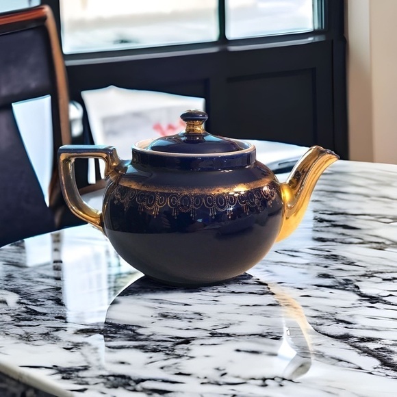 Vintage Hall Fireproof China Boston Shape Cobalt and Gold Teapot - Picture 11 of 11